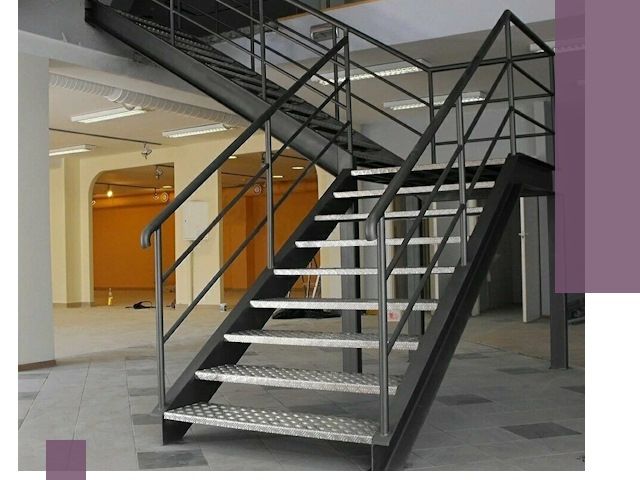 Лестницы для офиса в Ялте: изготовление, монтаж, демонтаж