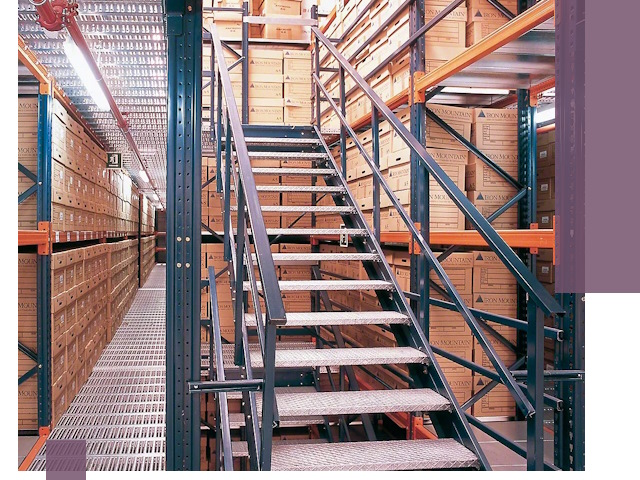 Лестницы складские прочные и безопасные под ключ в Ялте