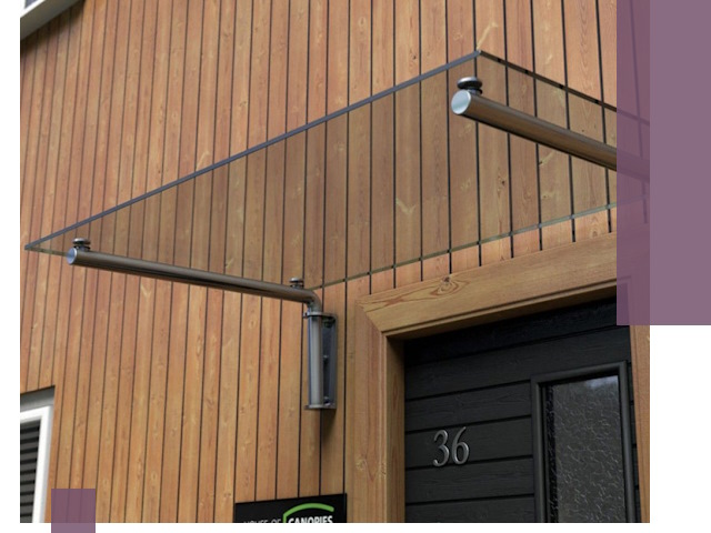 Стеклянные козырьки на входы и фасады в Ялте