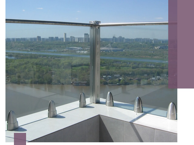 Стеклянные парапеты премиум класса в Ялте для домов и бизнесов