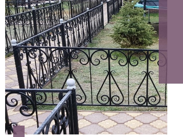 Кованые газонные ограждения под ключ в Ялте
