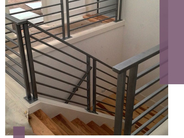 Изготовление поручней из металла и дерева в Ялте